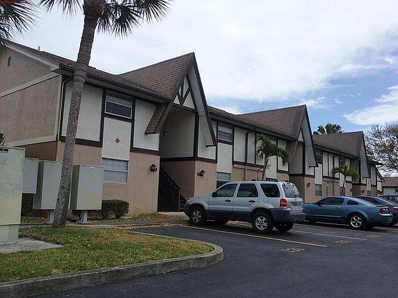 3rd image of 139 Bristol Ct