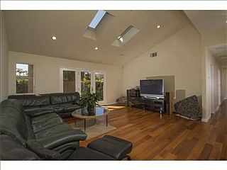 3rd image of 1930 Parkview Ter