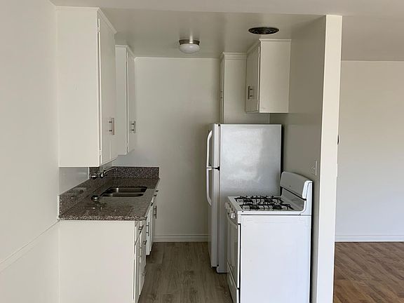 4th image of 1015 N Stanley Ave #9