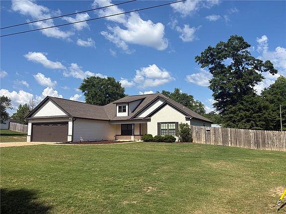 4th image of 302 Pittman White Rd