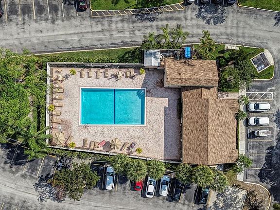 4th image of 2687 Carambola Circle #1771