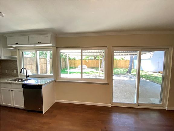 5th image of 1521 Palisades Dr