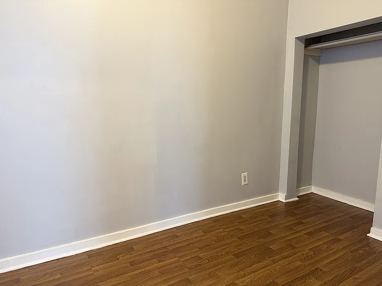 8833 S Exchange Ave #3R — Photo 6