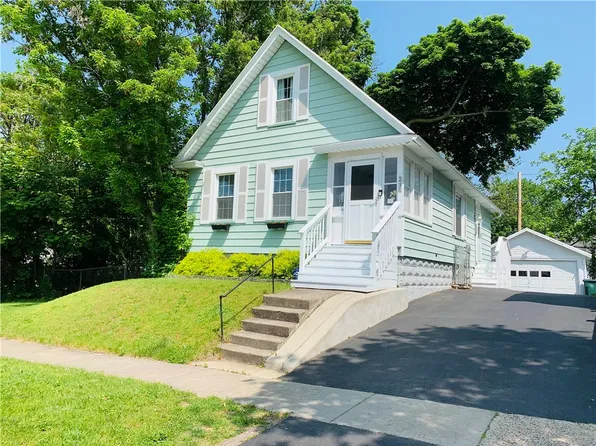 218 Middlesex Rd, Rochester, NY 14610