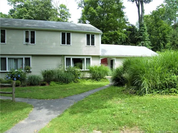 20 Comstock Ave APT 2C, Essex, CT 06442