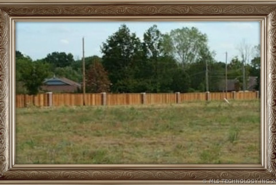 1st image of 2915 SE Stonewall Dr