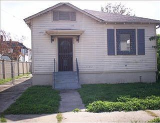 2nd image of 5020 Magnolia St
