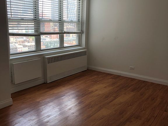 5th image of 747 10th Ave APT 19L