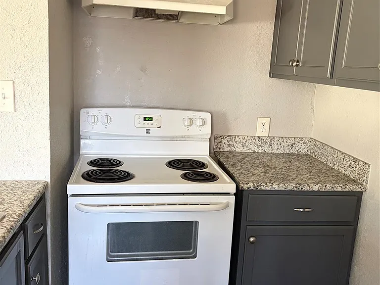 6301 Calhoun Rd #1 — Photo 8