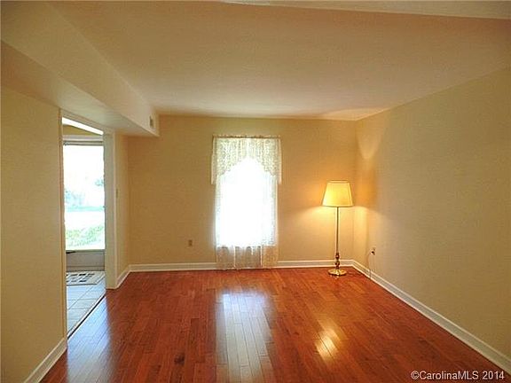 5th image of 9216 Covedale Dr