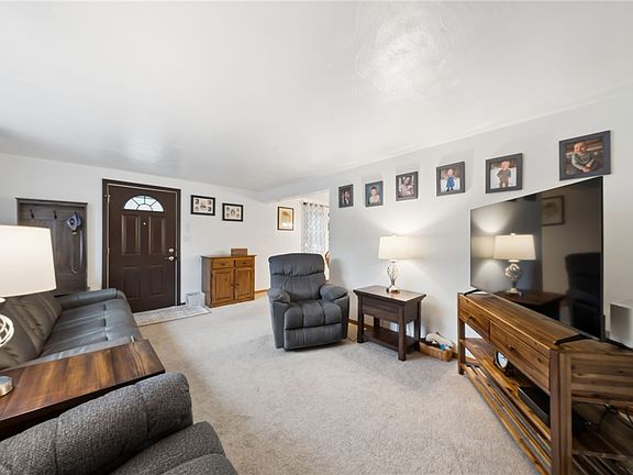 2nd image of 4755 Woodhill Dr