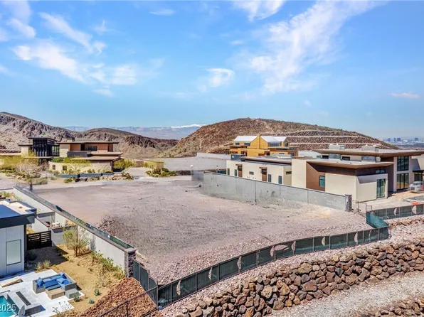 16 Sanctuary Peak Ct, Henderson, NV 89012