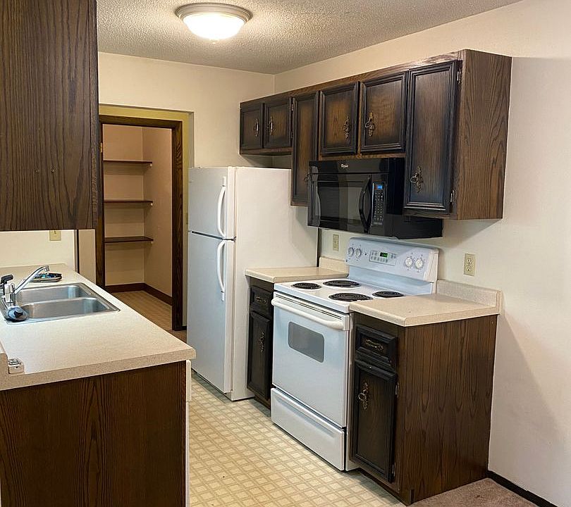 2nd image of 3114 3rd St N APT 102
