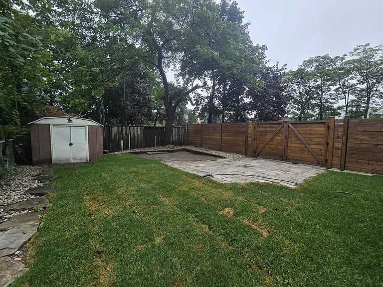 1047 Main St E #1 — Photo 10