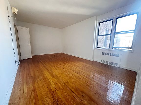 5th image of 37-09 75th St #5J