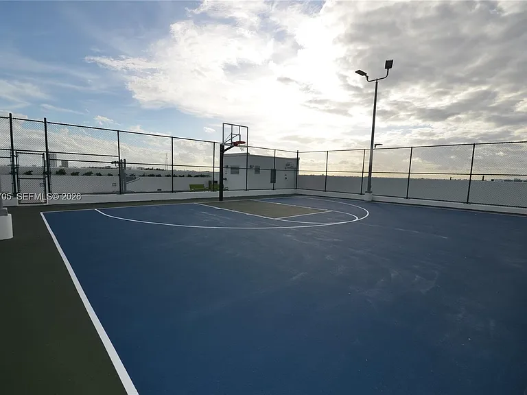 16385 Biscayne Blvd #518 — Photo 4