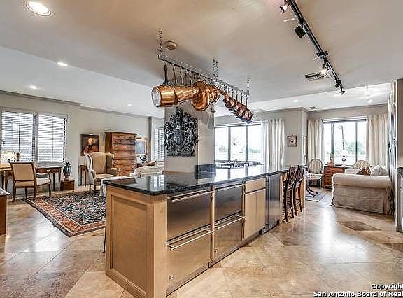 4th image of 4001 N New Braunfels Ave #304