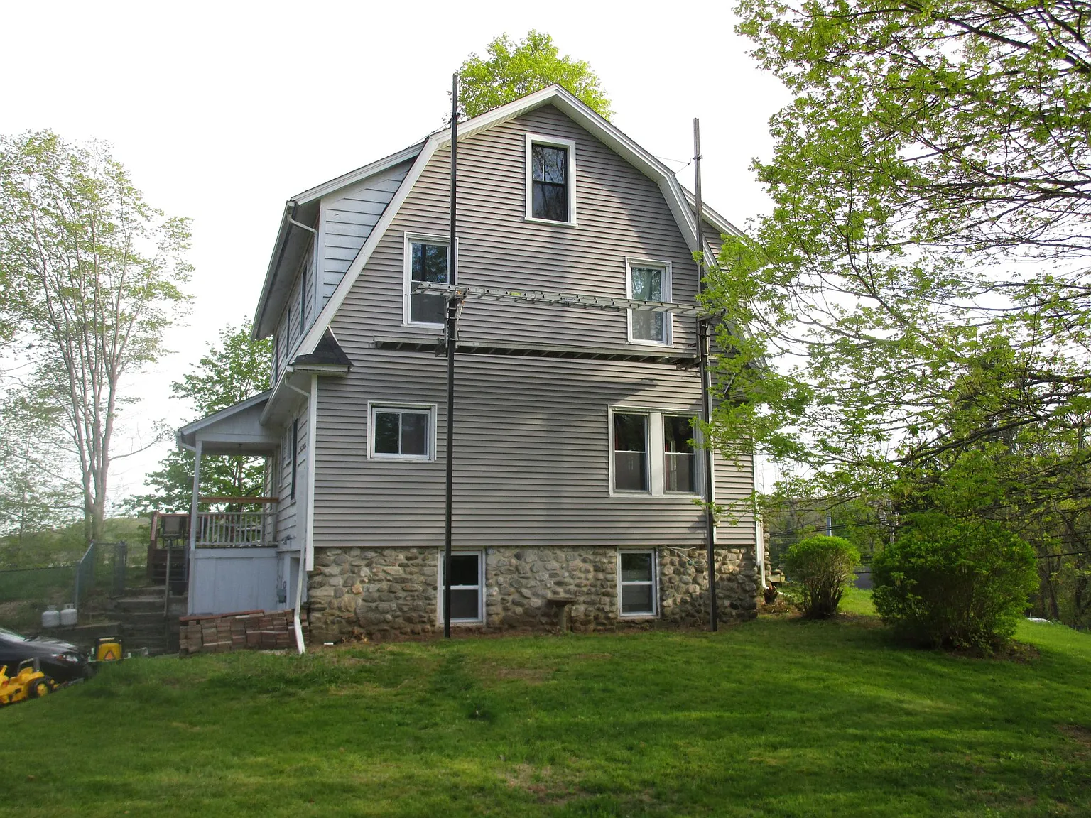 4 bed, 1808 sqft, $3,000 — Photo 2
