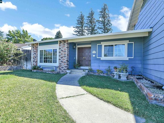 3rd image of 2353 Silver Creek Cir