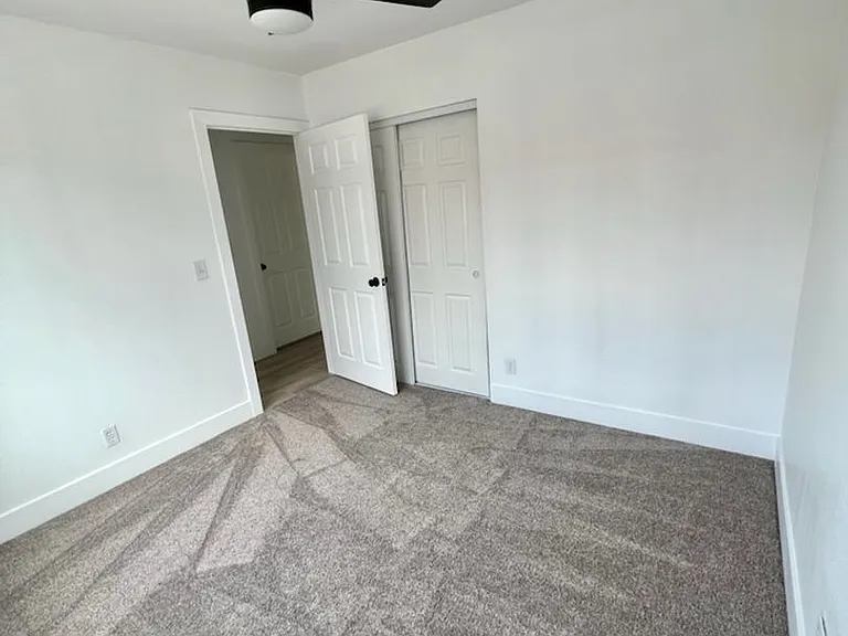 340 Clover Glen Ct — Photo 10