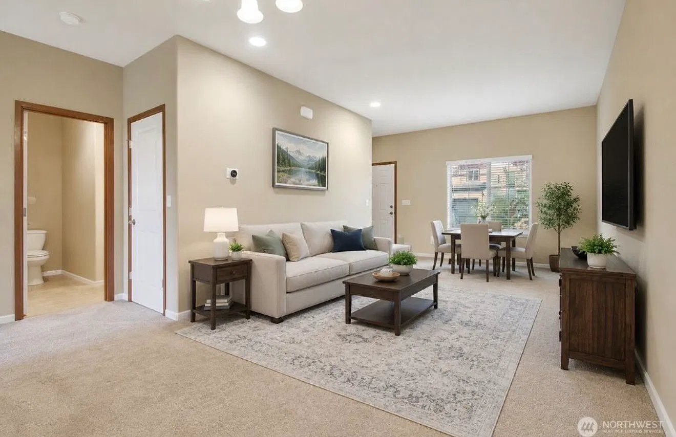 4 bed, 2.5 bath, 2057 sqft, $3,200 — Photo 2