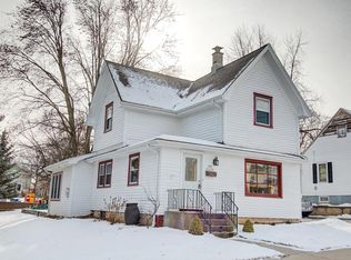 N90W16743 Roosevelt Dr, Menomonee Falls, WI 53051