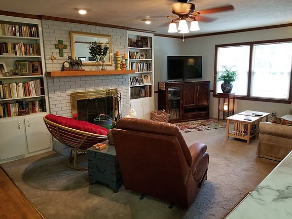4th image of 1910 Pinemont Cir