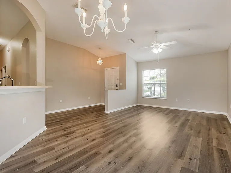 1620 Totem Pole Way — Photo 4