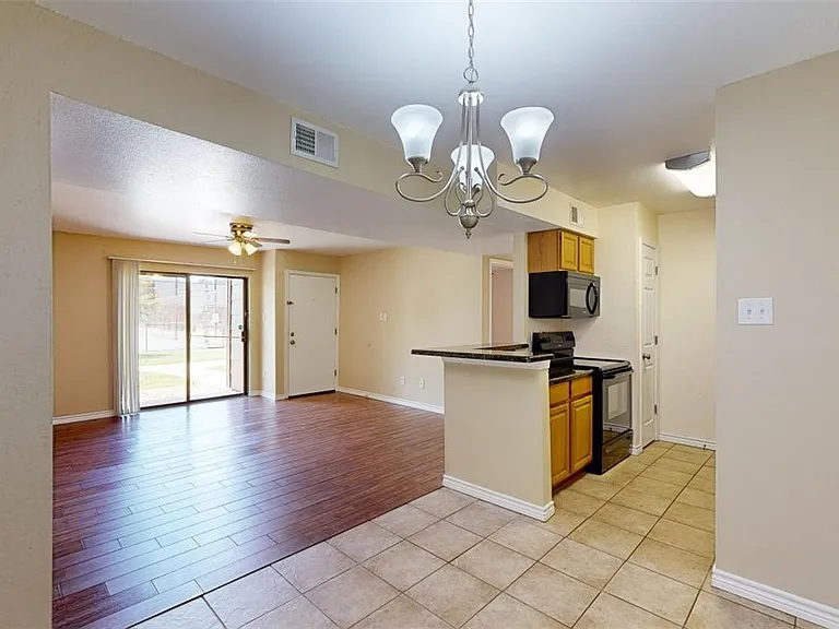 904 University Oaks Blvd #97 — Photo 7