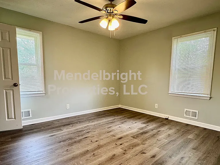 826 Tanner Rd — Photo 17