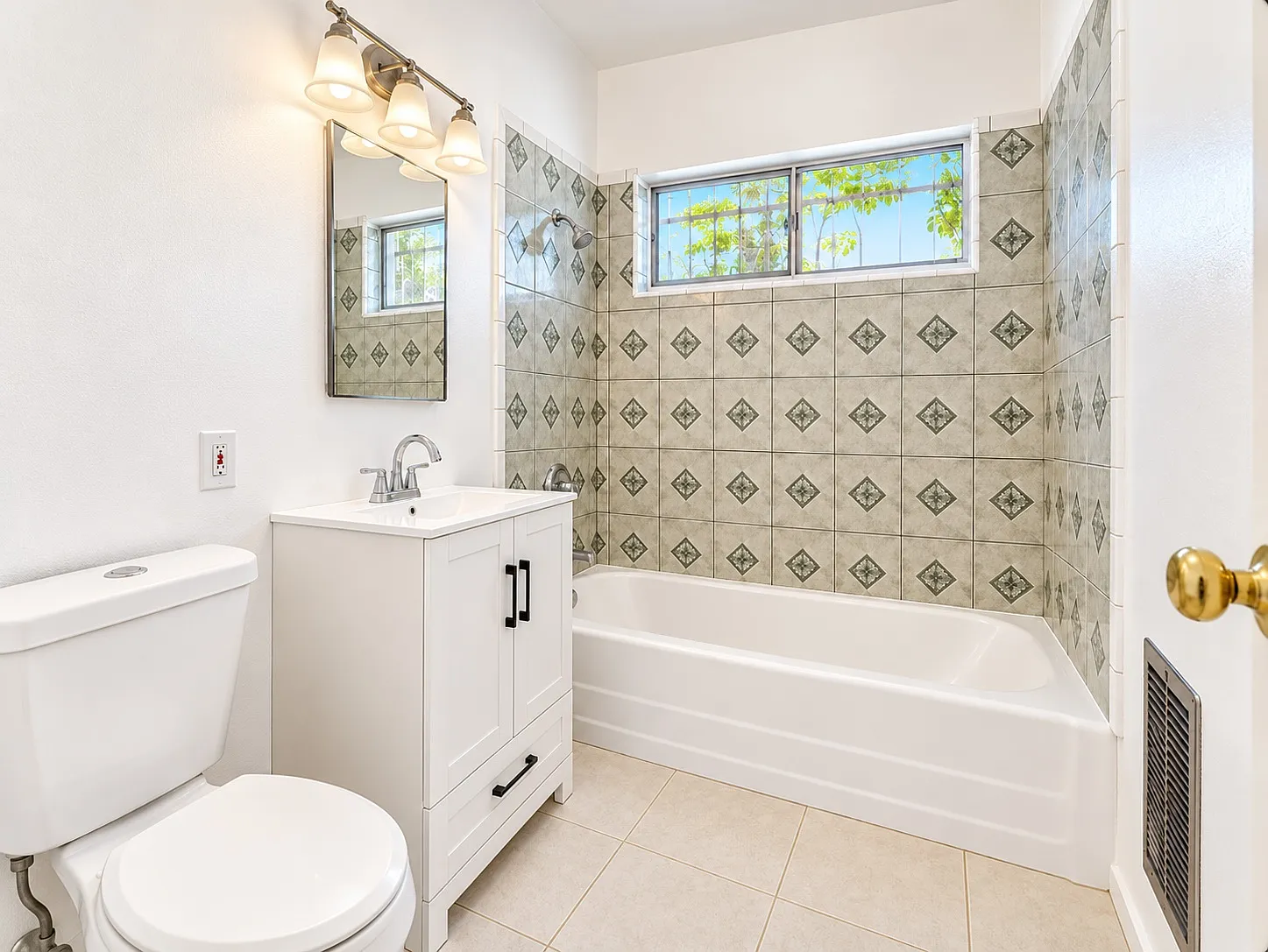 2 bed, 1000 sqft, $2,300 — Photo 4
