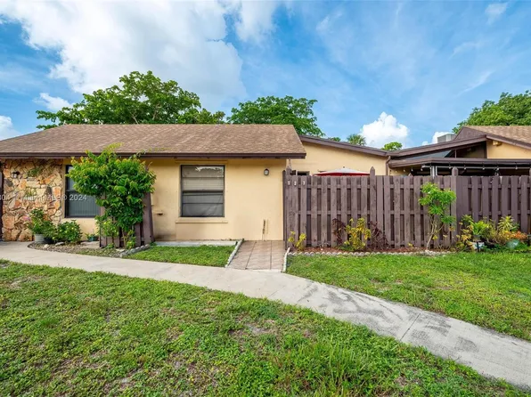127 Gate Rd #2-65, Hollywood, FL 33024