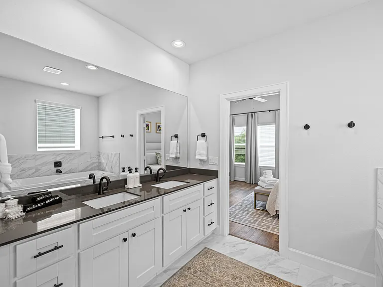 1402 Cleburne St — Photo 12