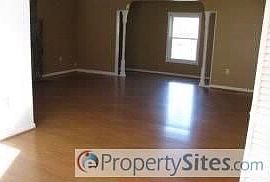 3rd image of 140 Crosscreek Ln