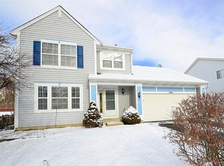 584 Waterford Ln, South Elgin, IL 60177