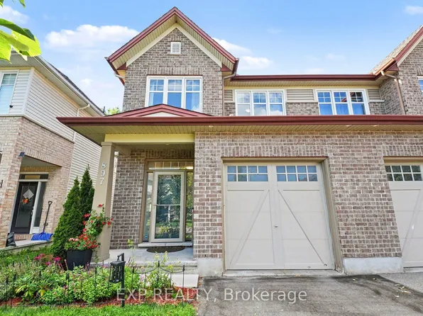 897 Bunchberry Way, Ottawa, ON K1T 0L7