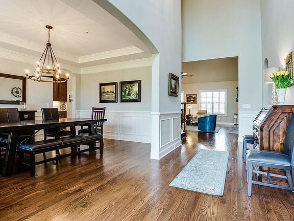 3rd image of 108 Cureton Ct