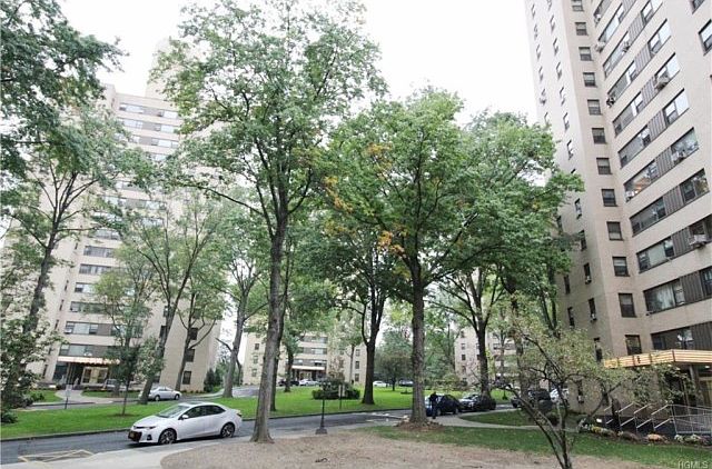 1st image of 9 Fordham Hill Oval APT 4H