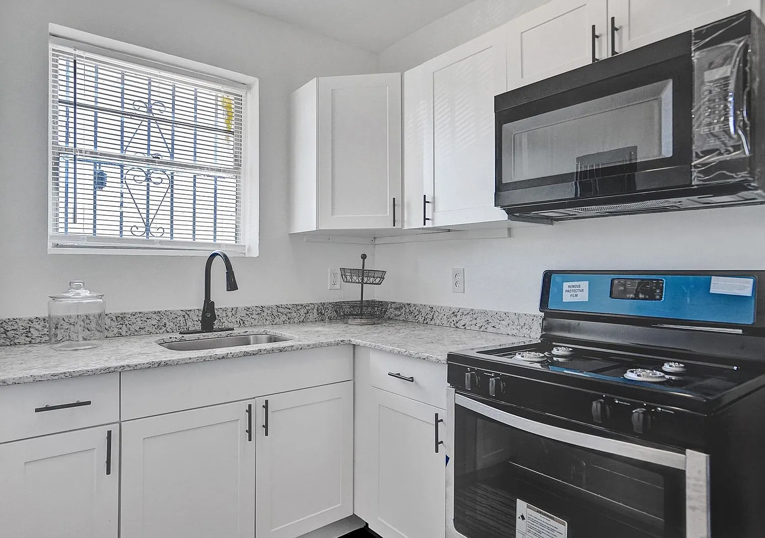 708 NW 4th Ave — Photo 1