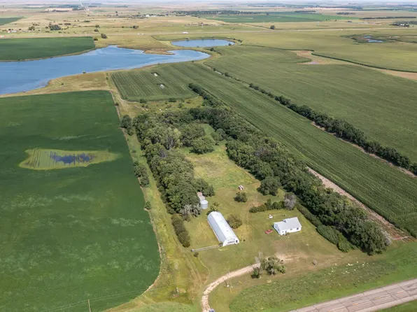 18500 County Highway 10, Menoken, ND 58558