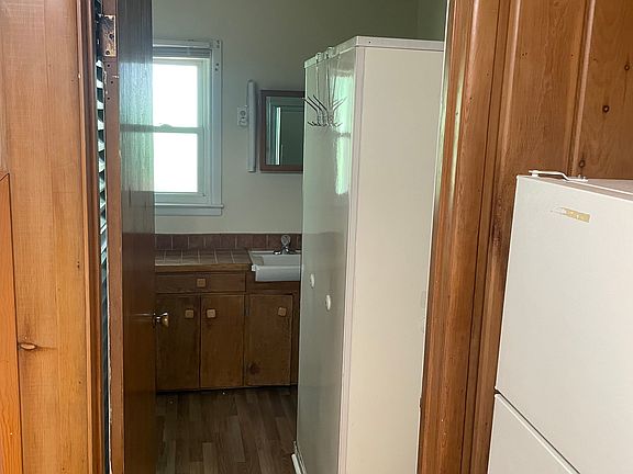 4th image of 2703 Jefferson Ave #B