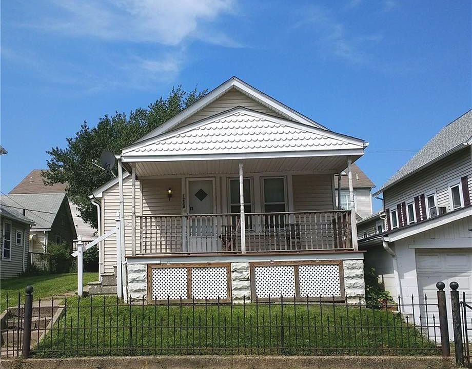 1st image of 1224 W 67th St
