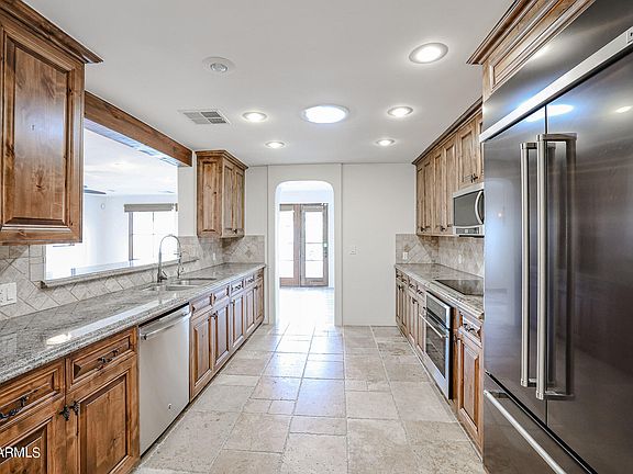 4th image of 4032 E Campbell Ave