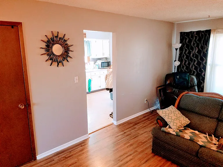 426 Jeffrey Ln — Photo 4