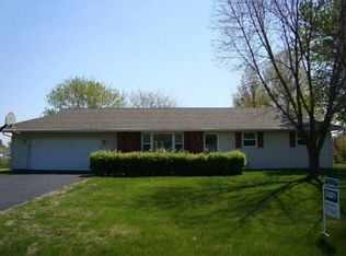208 Hawk Dr, Green Valley, IL