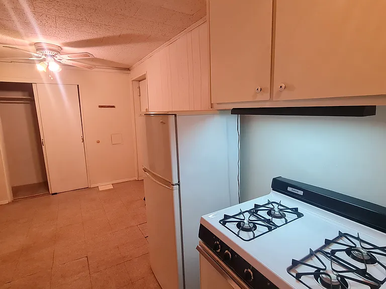 7810 Main St — Photo 5