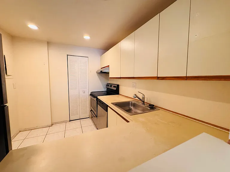 8025 Colony Cir S #203 — Photo 40