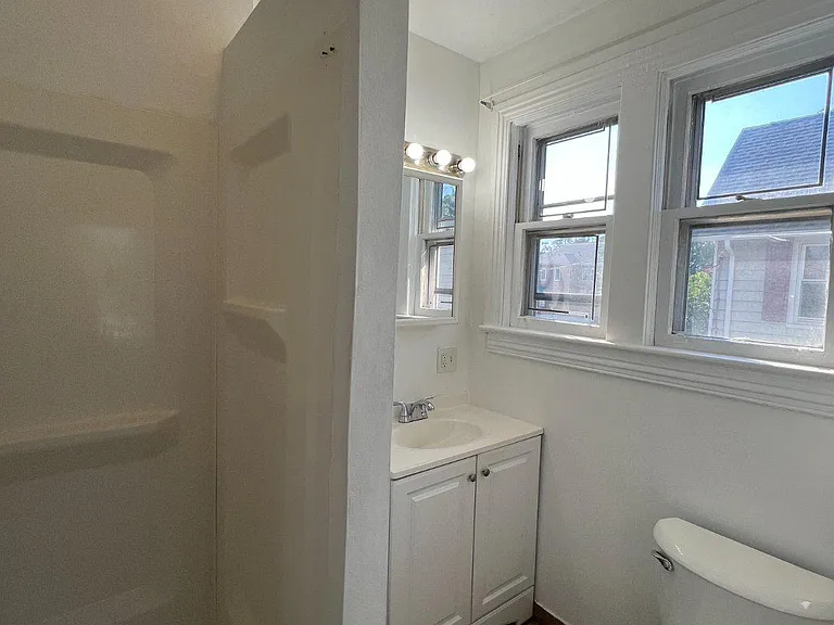724 Parry Ave #B — Photo 11