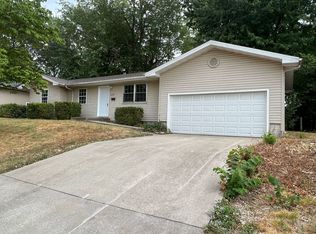 2776 W Whiteside St, Springfield, MO 65807