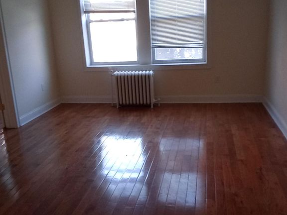 3rd image of 15 Gifford Ave #1F